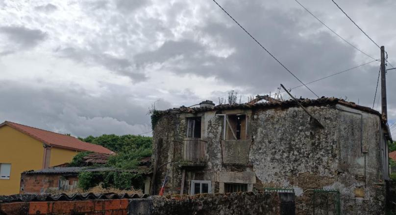 Casa de piedra  para restaurar